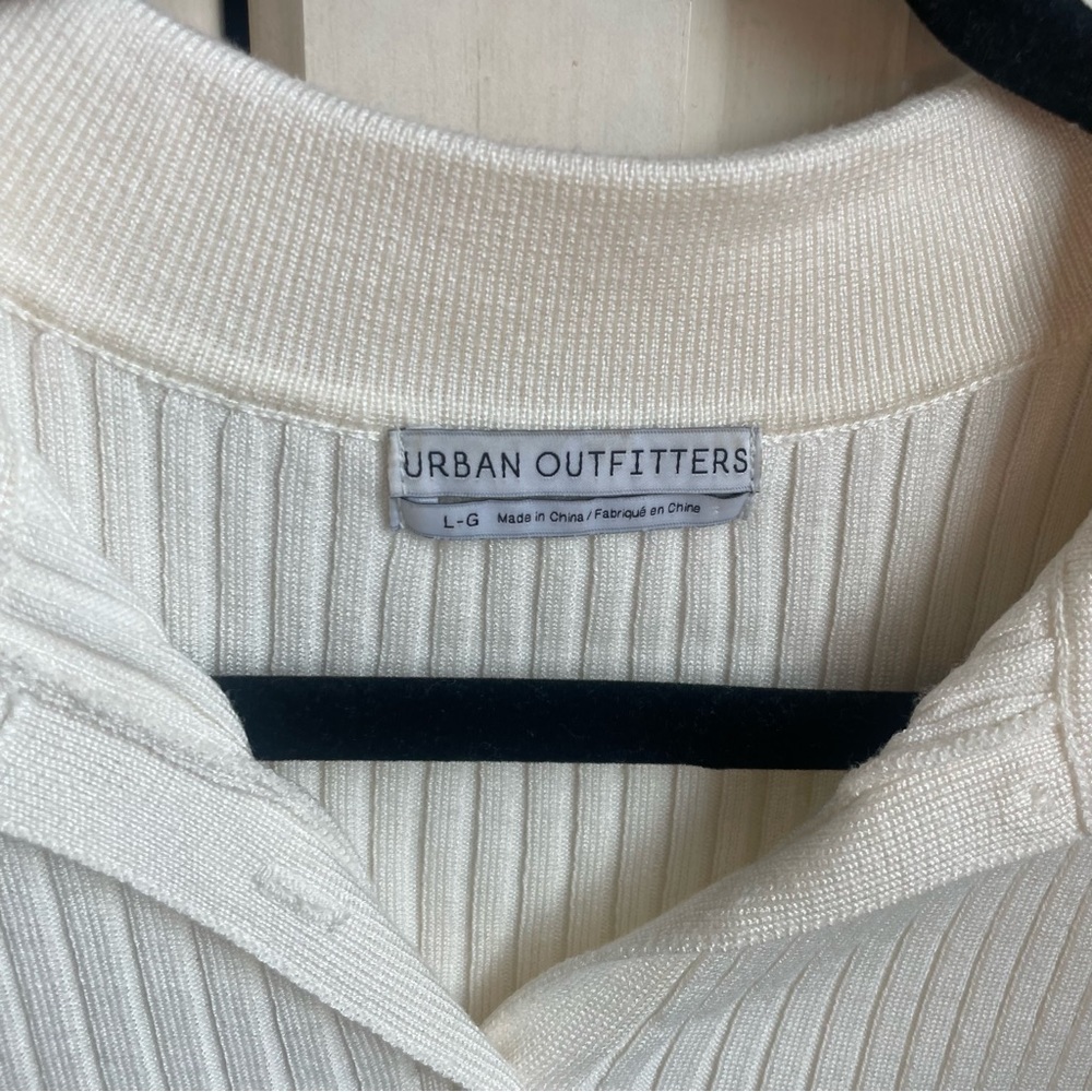 Cropped Collared Sweater - Picture 7 of 10